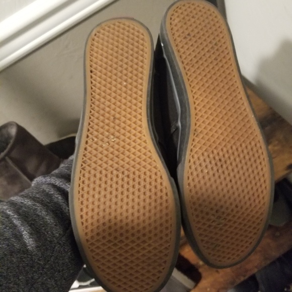 Van's - Picture 2 of 2